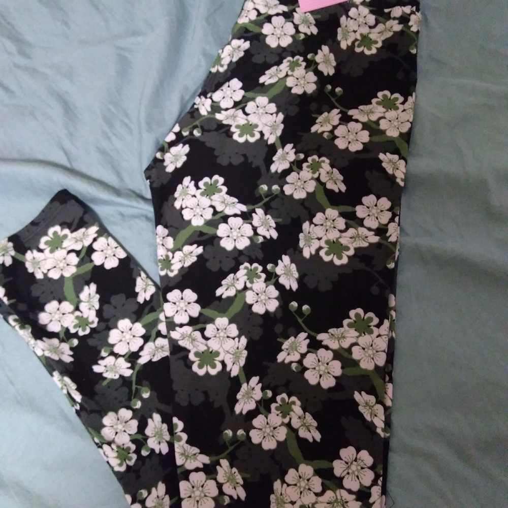 NWT women's leggings